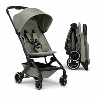 A compact, lightweight baby stroller with a canopy.